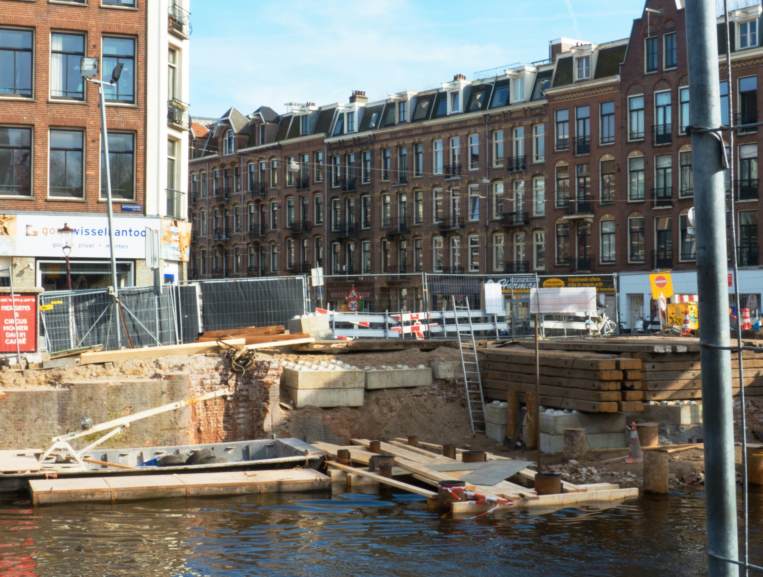 fons-heijnsbroek-qnKfF3c71p0-unsplash coral gables dumpster rental